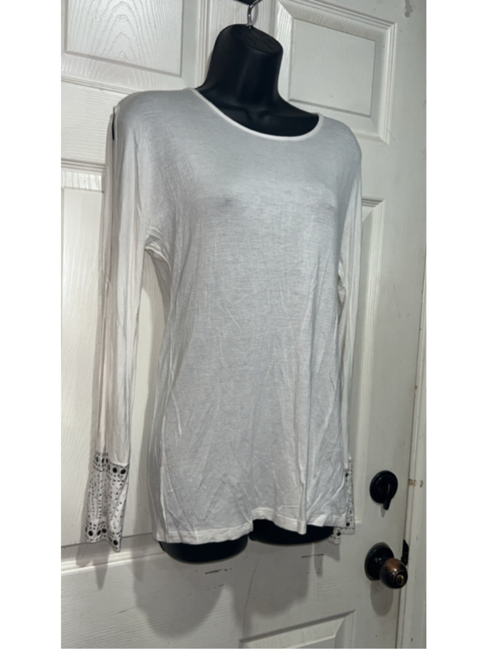 Women's BKE Long Sleeve Tee in White with Black Accents, Size L